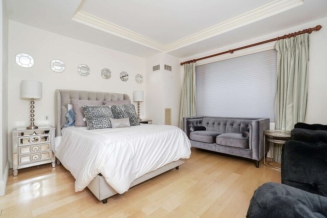 Building Photo - 1 Huntington Ave