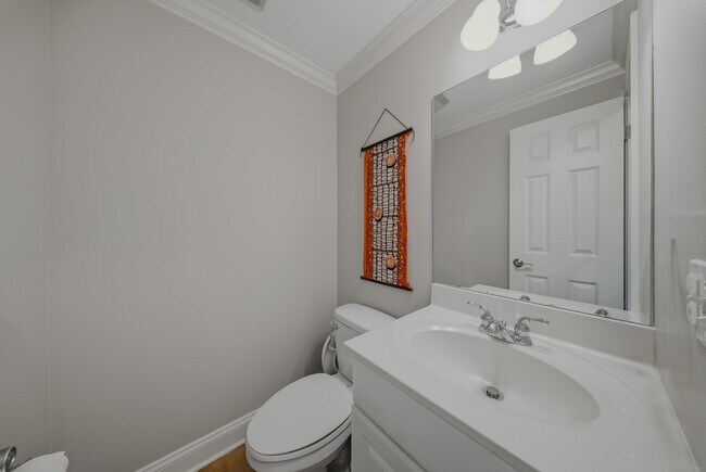 Building Photo - 1707 Summer St