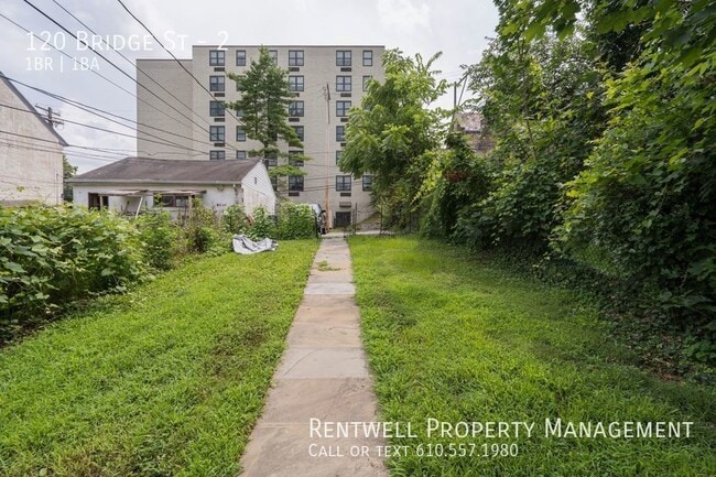Building Photo - 1BR 1BA Apt.located in Downtown Phoenixvil...