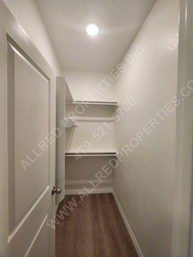 Building Photo - POIGAI ESTATES: BRAND NEW