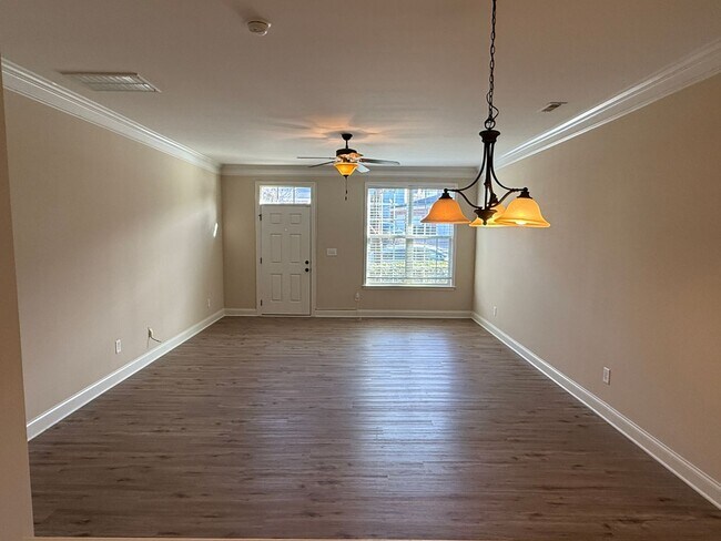 Building Photo - 371 Beacon St NW