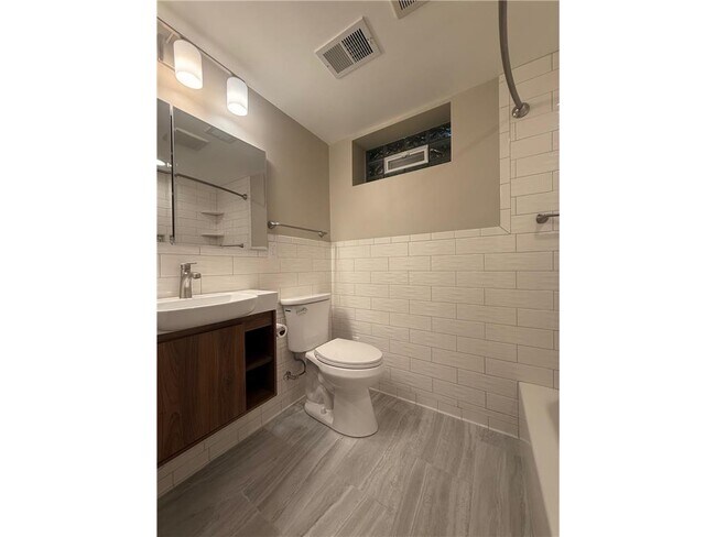 Building Photo - 3200 Chase Dr