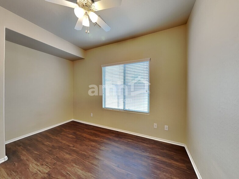 Building Photo - 16282 W Mercer Ln