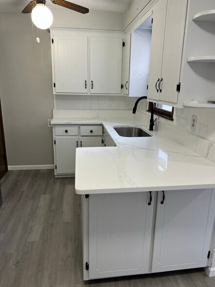 Building Photo - 837 E 218th St