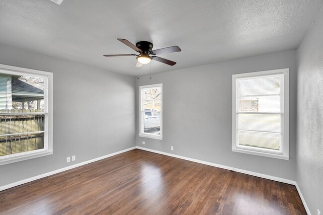 Building Photo - 413 Shaw St