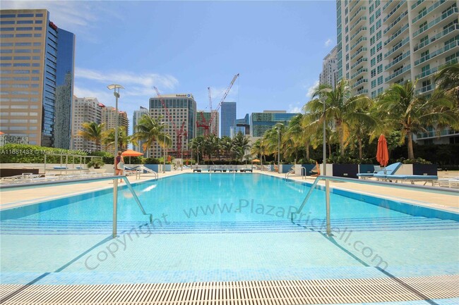 Building Photo - 950 Brickell Bay Dr