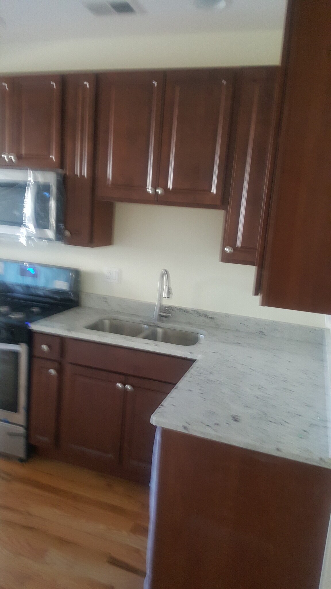 Building Photo - 4817 N Troy St