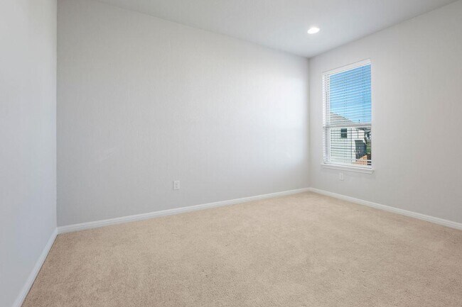 Building Photo - 213 Mayney Ln.