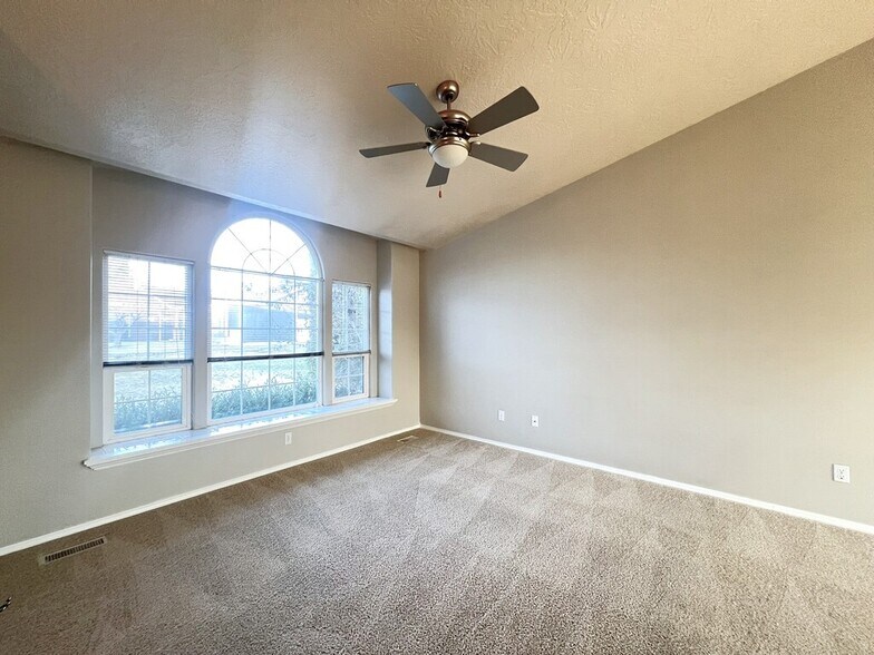 Building Photo - 4160 E Carnation Ct