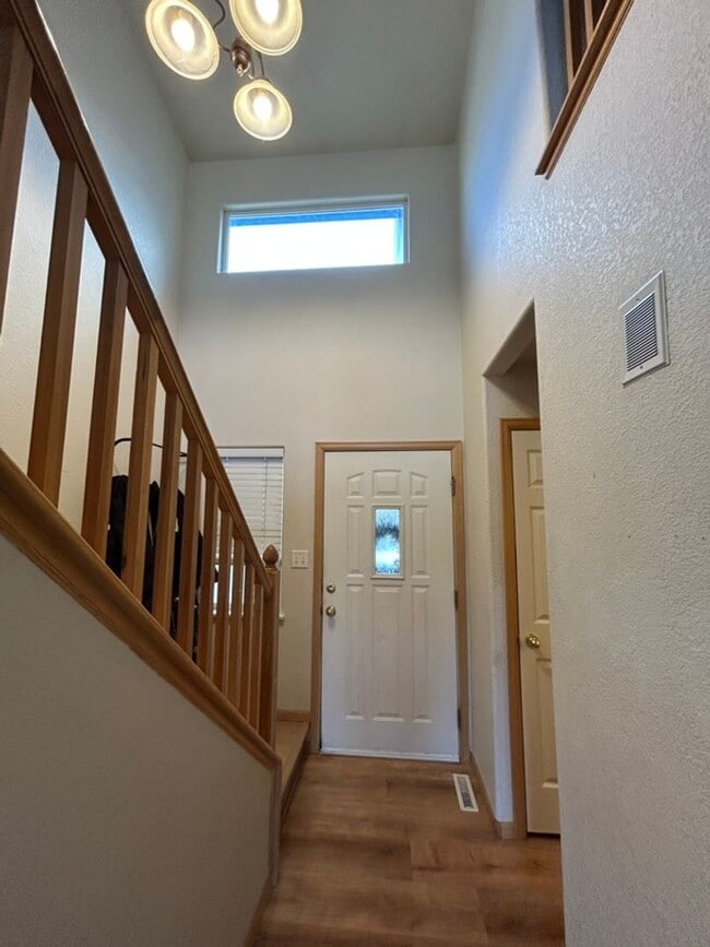 Building Photo - 1073 Tierra Ln