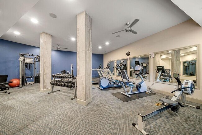 Building Photo - 901 Abernathy Rd NE