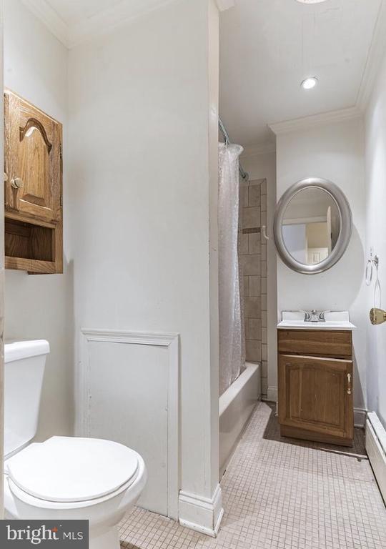 Building Photo - 220 S 53rd St