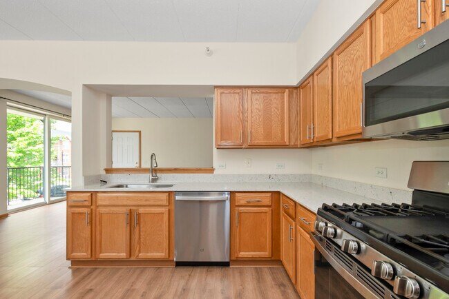 Building Photo - 16641 Liberty Cir