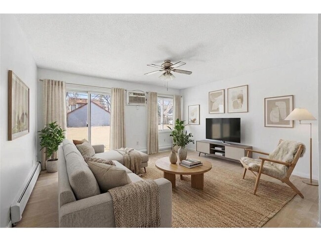 Building Photo - 2740 Pleasant Ave