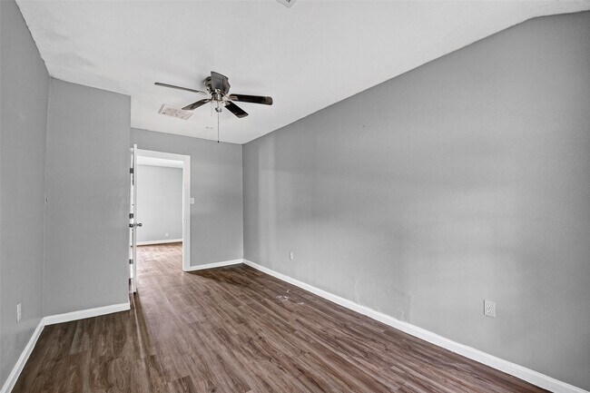 Building Photo - 4118 Sunflower St