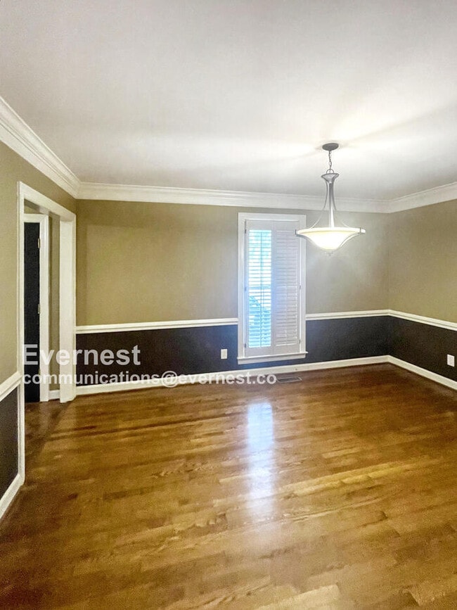 Building Photo - 703 Shady Glen Ct