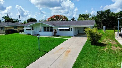 Building Photo - 800 Willow Dr