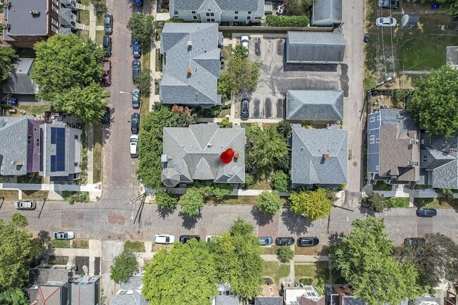 Building Photo - 319 W 2nd Ave