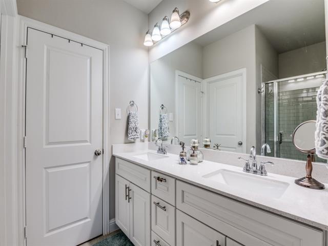 Building Photo - 6234 Rainbow Valley Pl