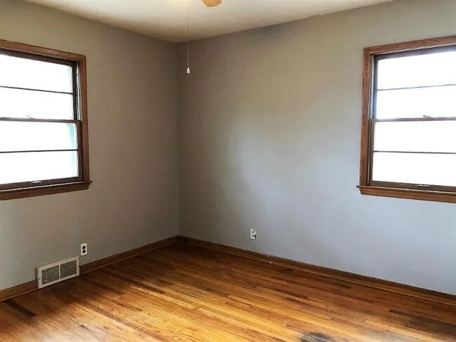 Building Photo - 336 Beverly Dr