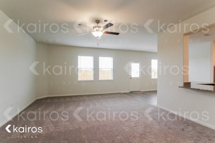 Building Photo - 5602 Sapphire Lagoon Rd