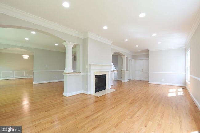Building Photo - 1310 Forestwood Dr