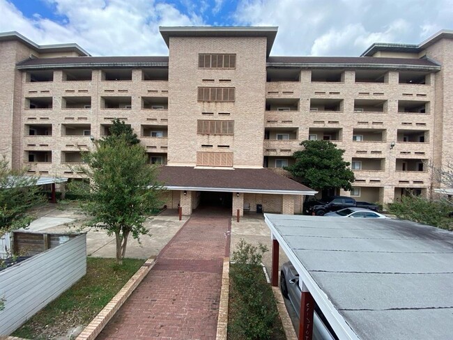 Primary Photo - 2210 Dorrington St