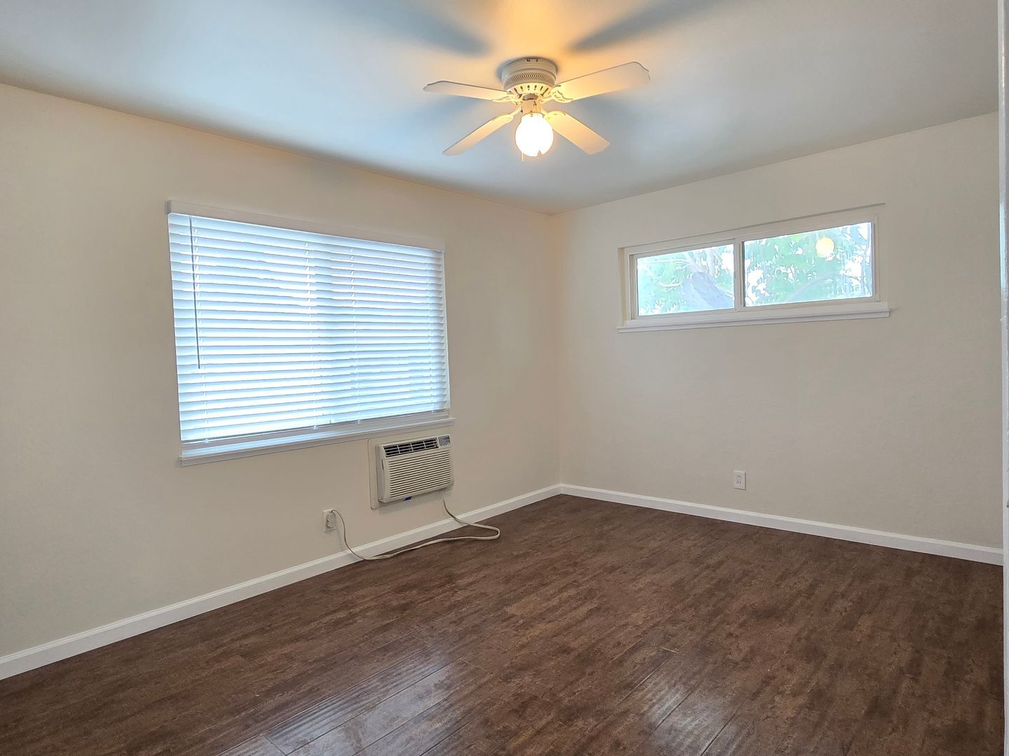 Building Photo - 511-523 E Reed St