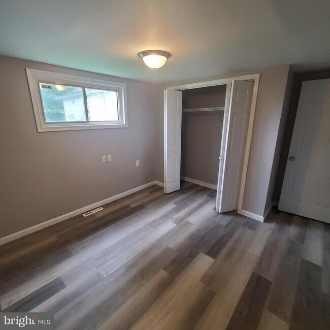 Building Photo - 12512 Stone Bridge Dr