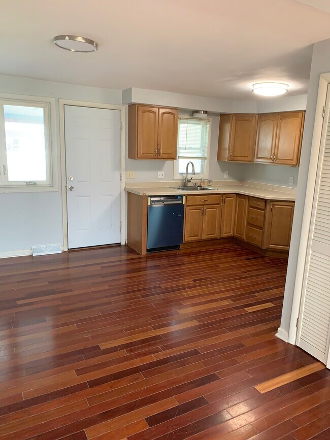 Building Photo - 66 E Summerset Ln