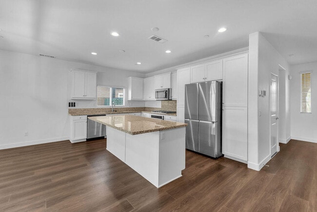 Building Photo - 83325 White Stallion Rd