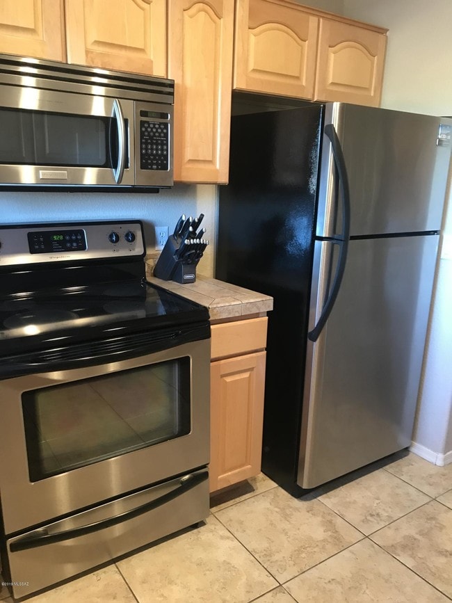 Building Photo - 7050 E Sunrise Dr