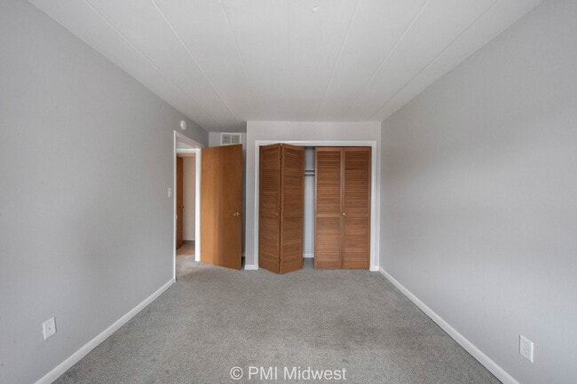 Building Photo - "Charming 1-Bedroom Retreat in Shelbyville – 690 Sq. Ft. of Cozy Living!"