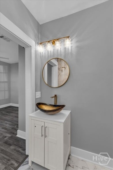 Building Photo - 2706 Hopkins St