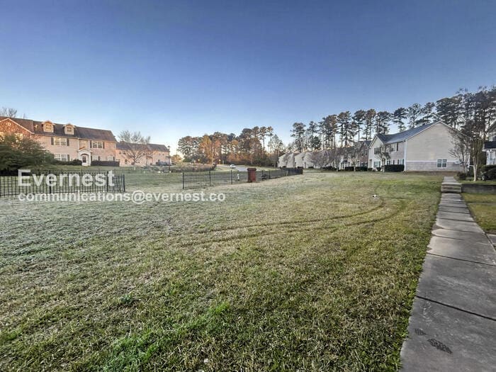 Building Photo - 8612 Thomas Rd