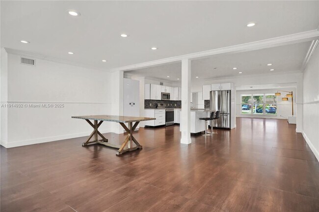 Building Photo - 4721 W Park Rd