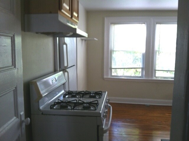 Building Photo - 11 Glade Ave