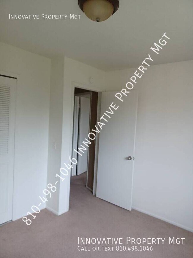 Building Photo - 6009 Holiday Gardens Dr