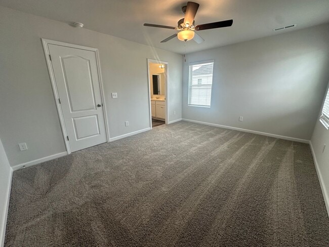 Building Photo - 191 Hornet Dr
