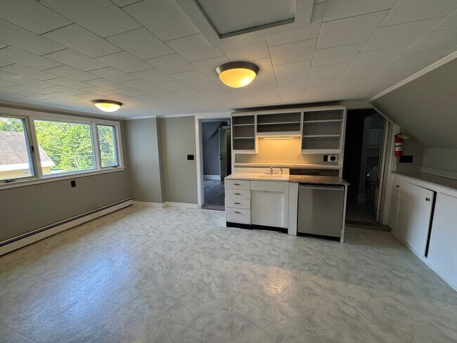 Interior Photo - 51-53 Pleasant St