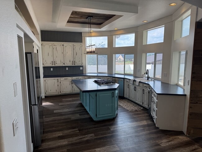 Building Photo - 3171 Horse Thief Dr