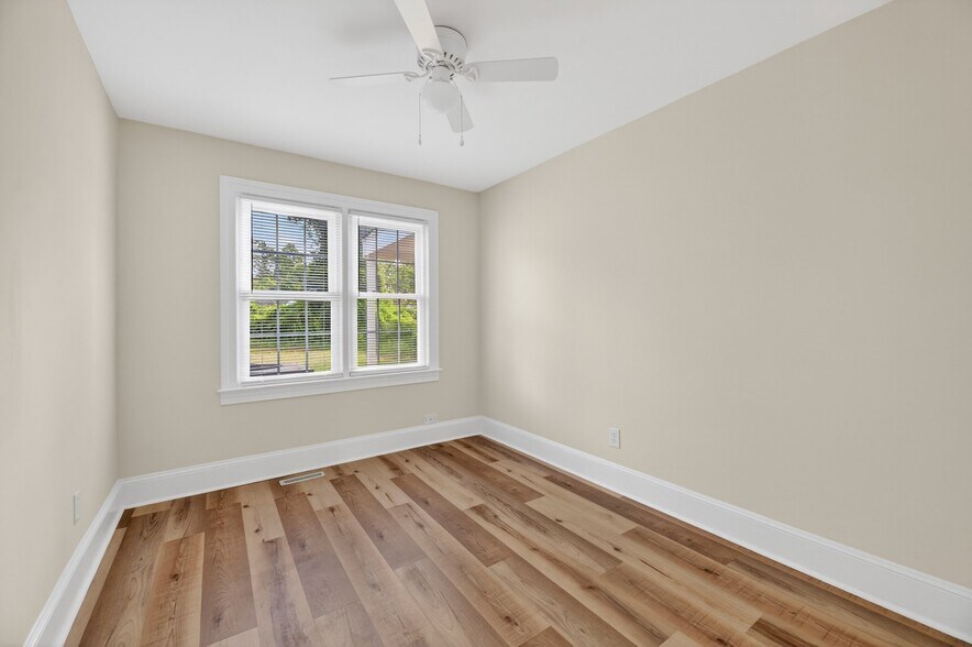 Building Photo - 2813 Jackson Dr