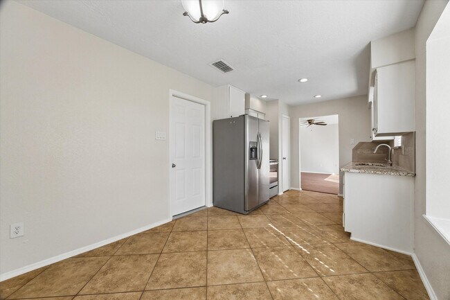 Building Photo - 17134 Barcelona Dr