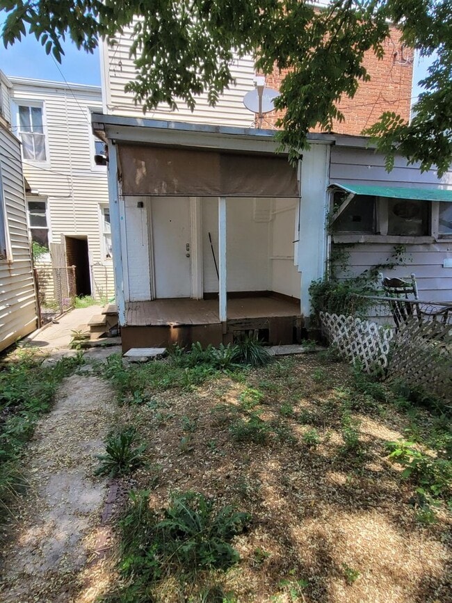Building Photo - 3 bedroom 1 bathroom York, PA