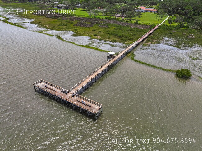 Building Photo - 213 Deportivo Dr