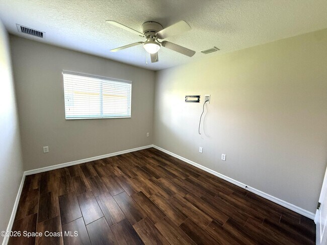 Building Photo - 3262 Siderwheel Dr