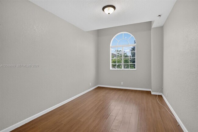 Building Photo - 5337 SW 40th Ave