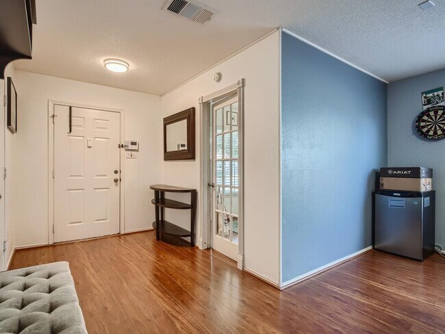 Building Photo - 13129 Thome Valley Dr