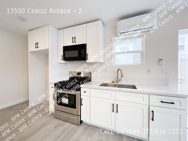 Building Photo - 13500 Cerise Ave