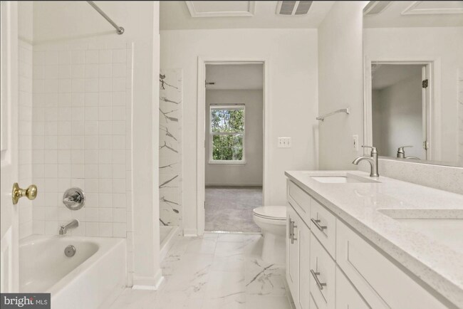 Building Photo - 2418 Misty Dawn Ct